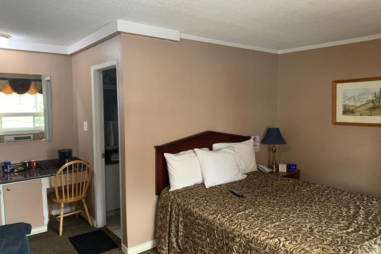 Lucien Motel Whitby Dış mekan fotoğraf